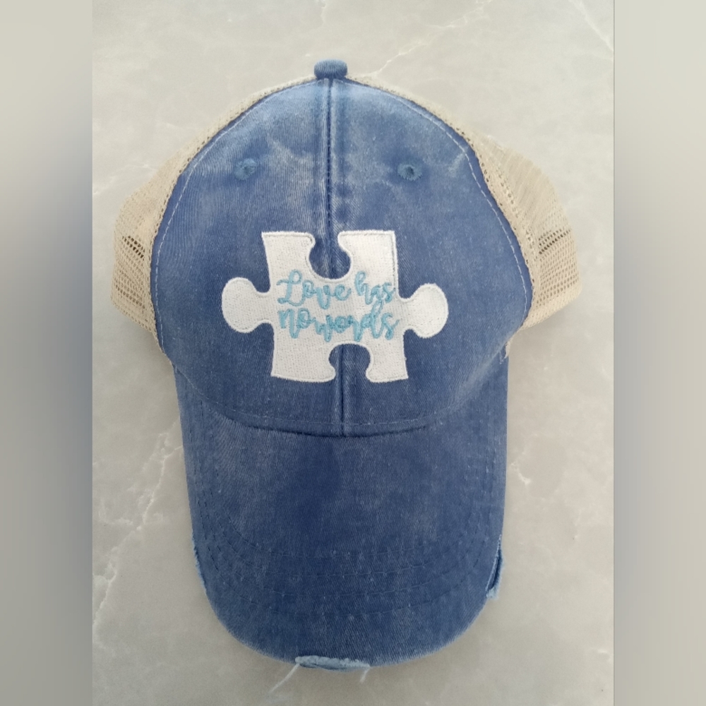 Women's Autism Awareness Trucker Hat - Love Has No Words with Puzzle Piece